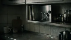 Podpórka do książek nie tylko do książek: genialny trik na porządek w kuchni i łazience